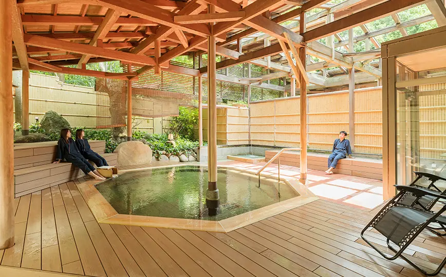 庭園を望む「整いデッキ」