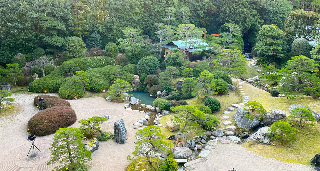 和室/日本庭園側